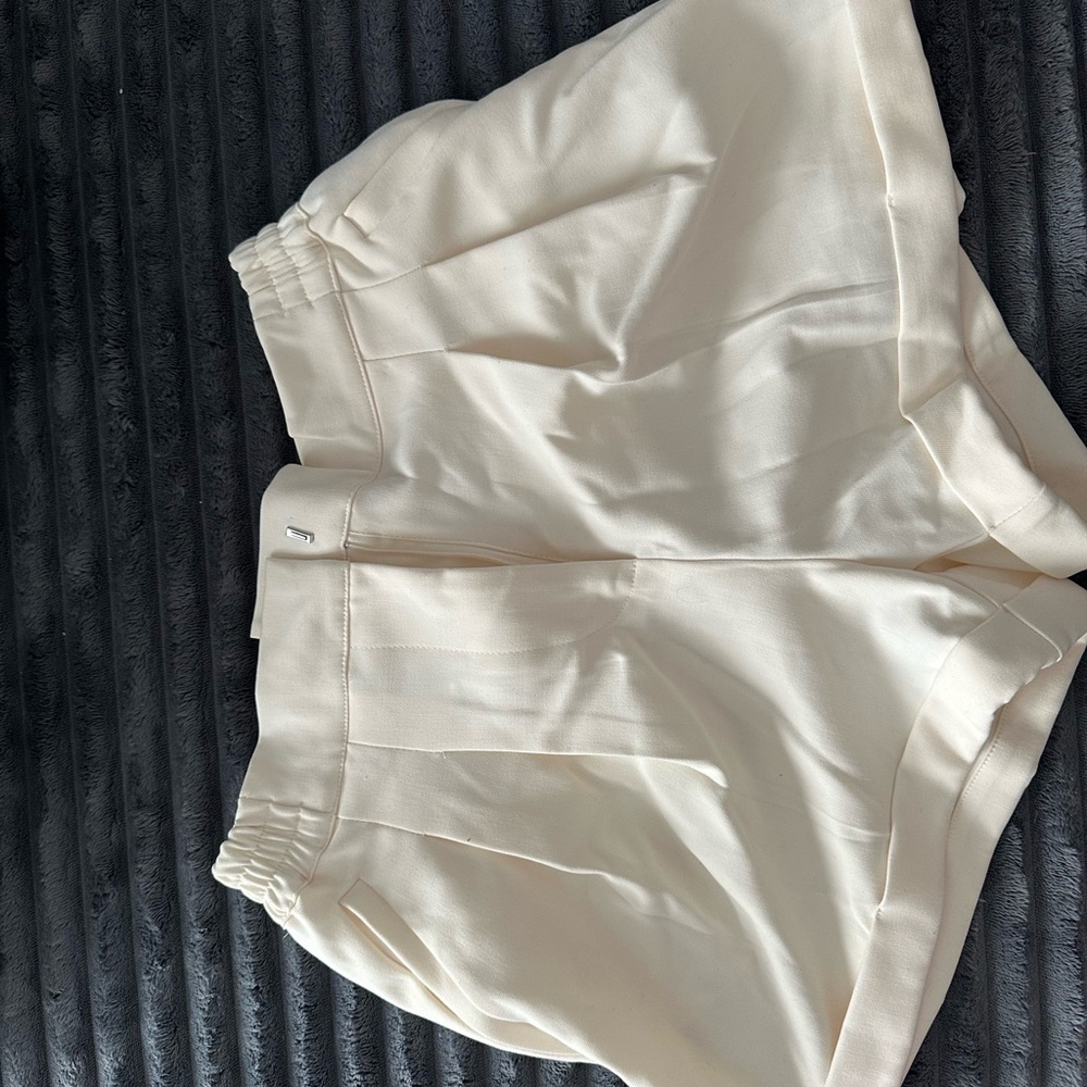 Forever 21 Cream High Waist Women's Shorts